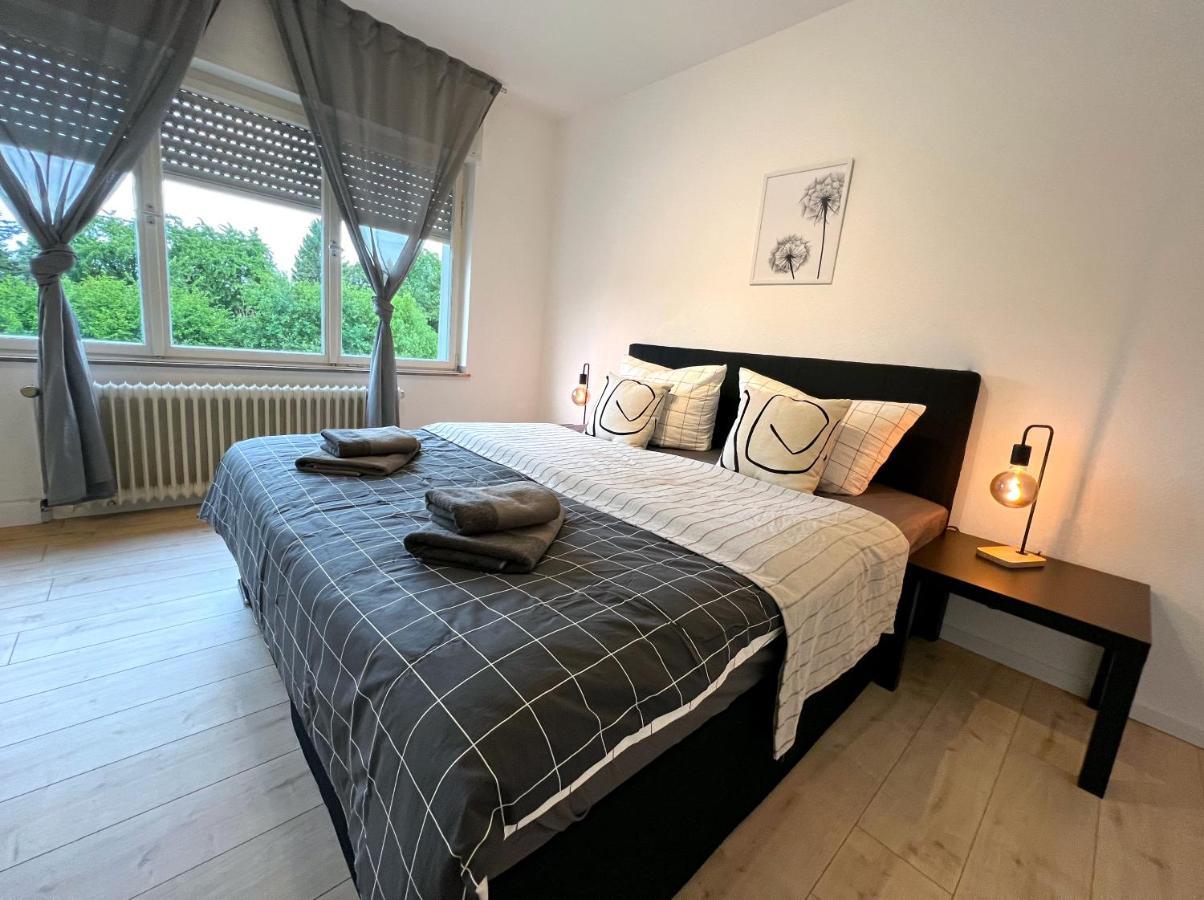 One Bed And One Sofa Bed, Self Check In, Invoice Leilighet Mönchengladbach Eksteriør bilde