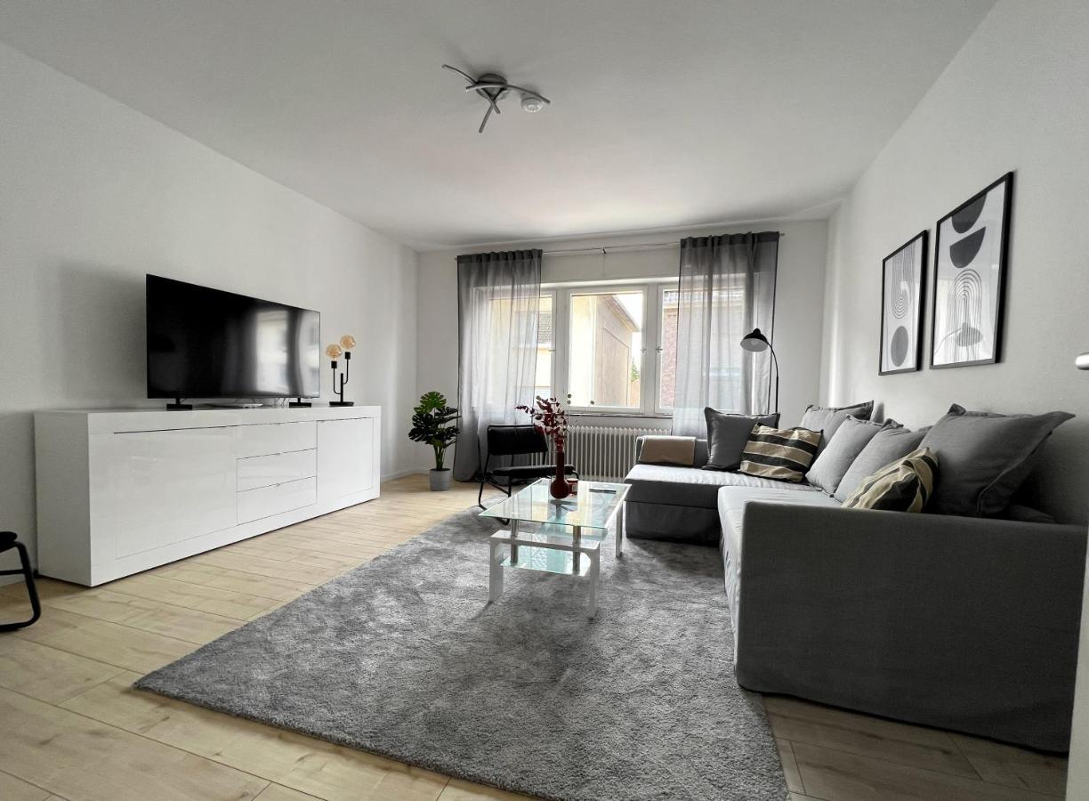 One Bed And One Sofa Bed, Self Check In, Invoice Leilighet Mönchengladbach Eksteriør bilde